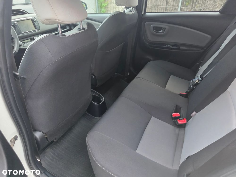 Toyota Yaris 1.33 Selection Platinum - 11