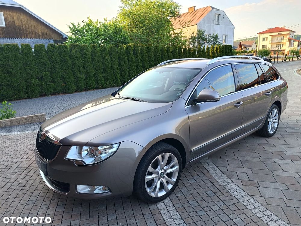 Skoda Superb 2.0 TDI DSG Exclusive - 8