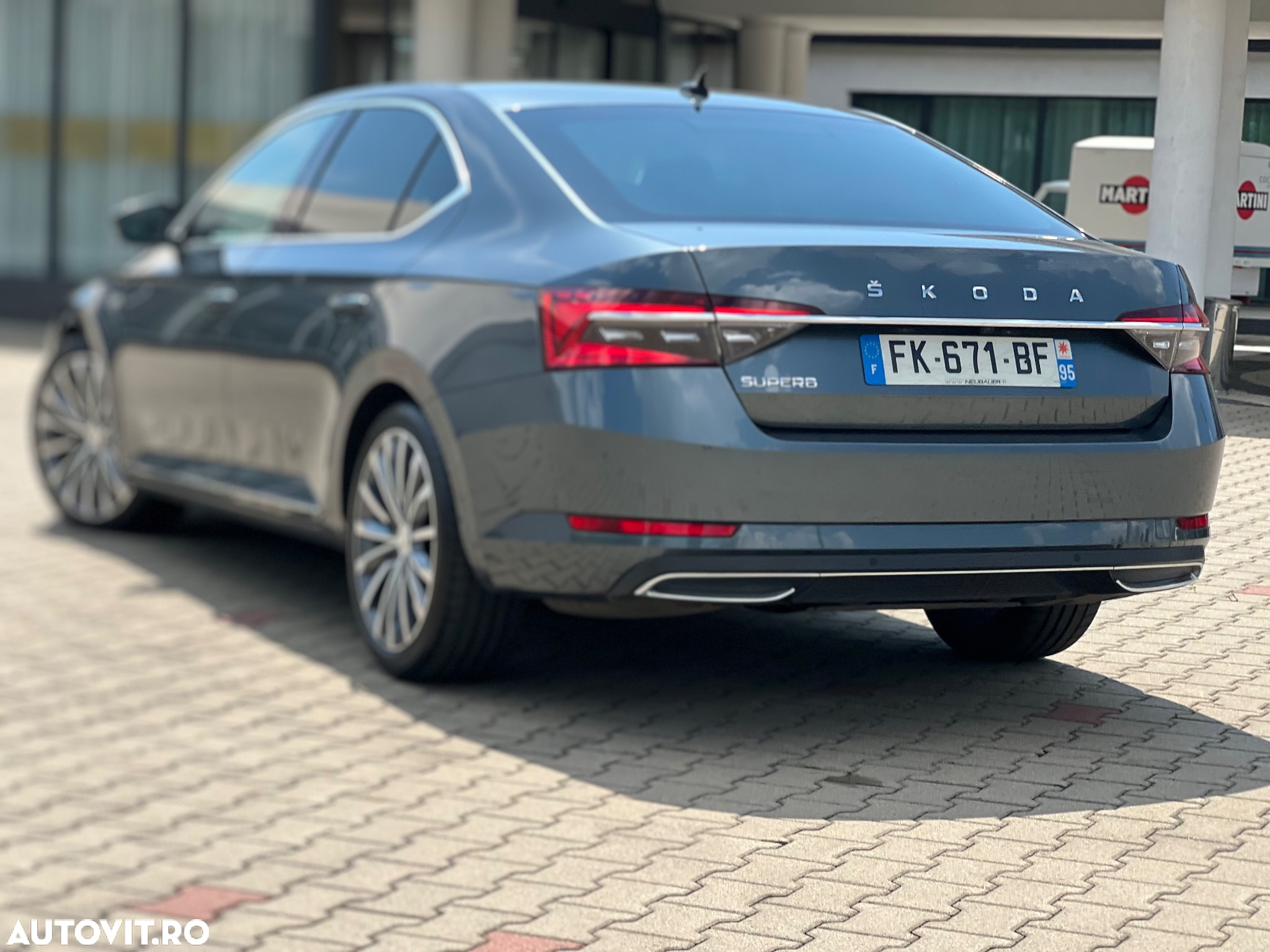 Skoda Superb 2.0 TDI DSG Laurin & Klement - 28