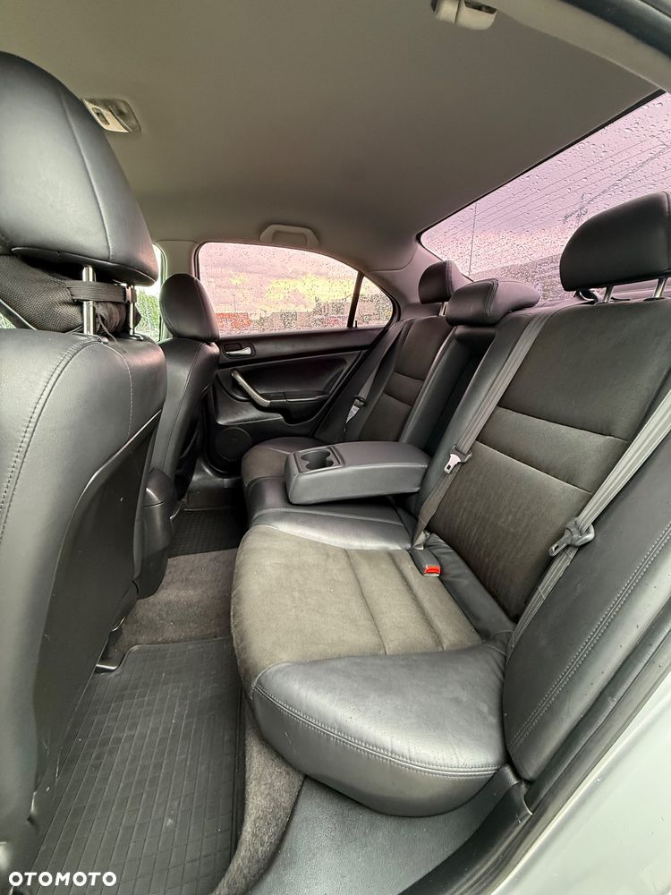 Honda Accord 2.0 Executive - 12