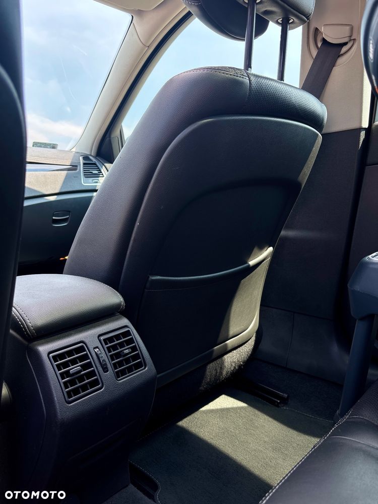 Renault Laguna 2.0 dCi Initiale - 28