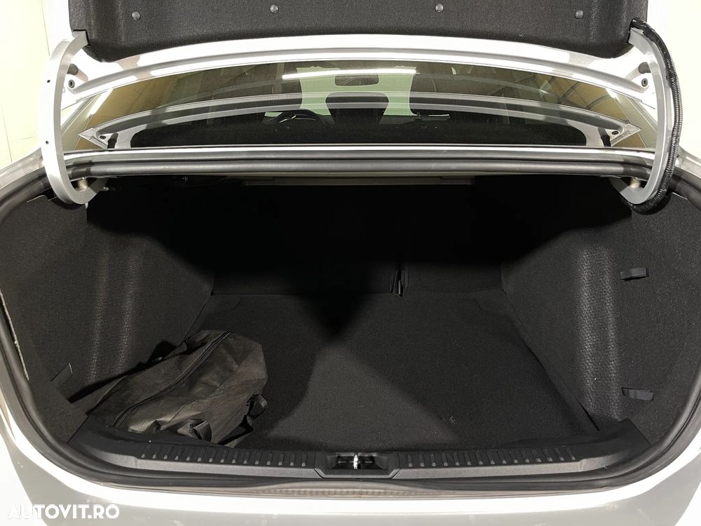 Ford Focus 1.0 EcoBoost Trend Edition - 11