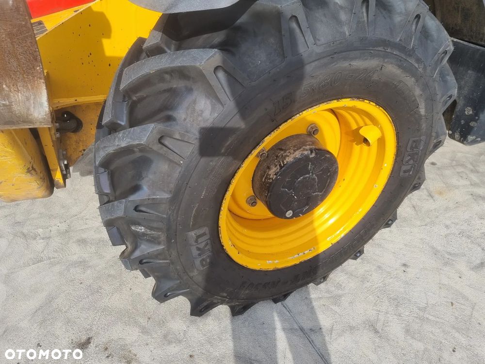 JCB 540-140 jak Manitou MT 1440 R285 - 18