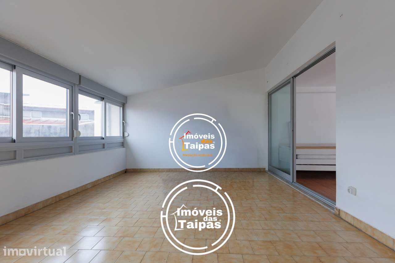 Vende-se Apartamento Duplex Centro das Taipas - Grande imagem: 4/20