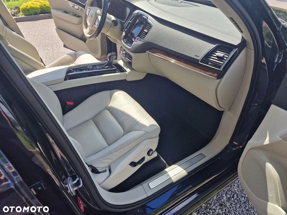 Volvo XC 90 - 12