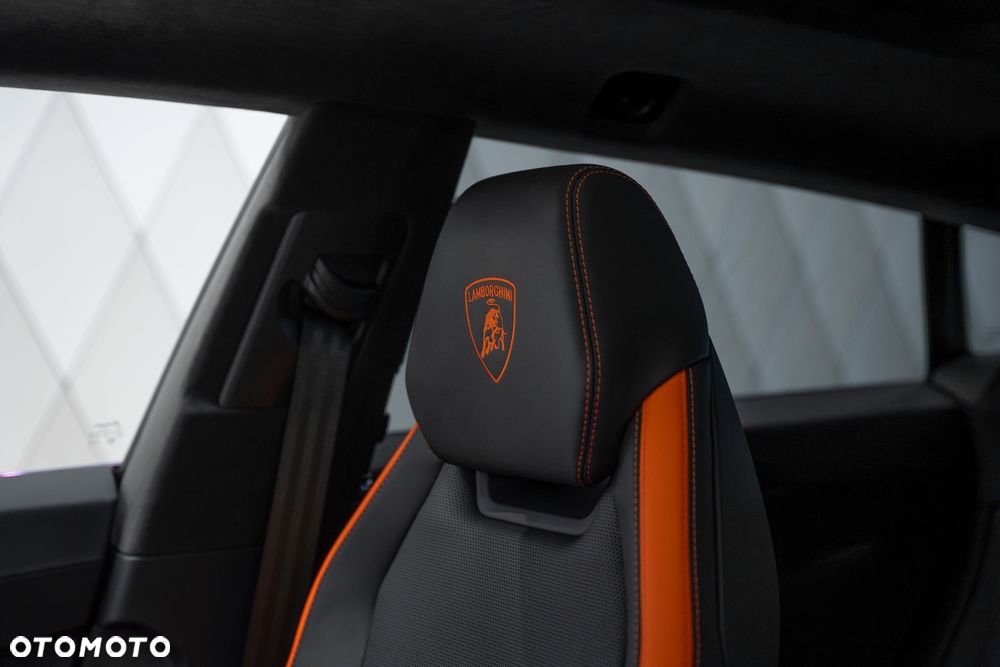 Lamborghini Urus - 24
