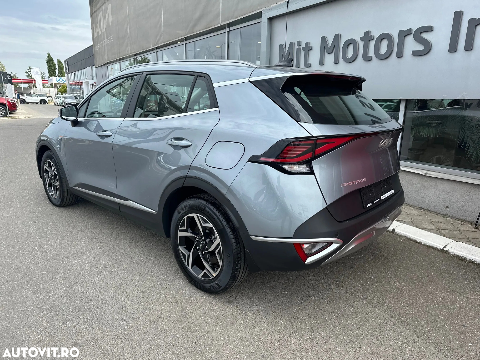 Kia Sportage 1.6 T-GDI MHEV 7DCT HP 4x2 Urban - 3