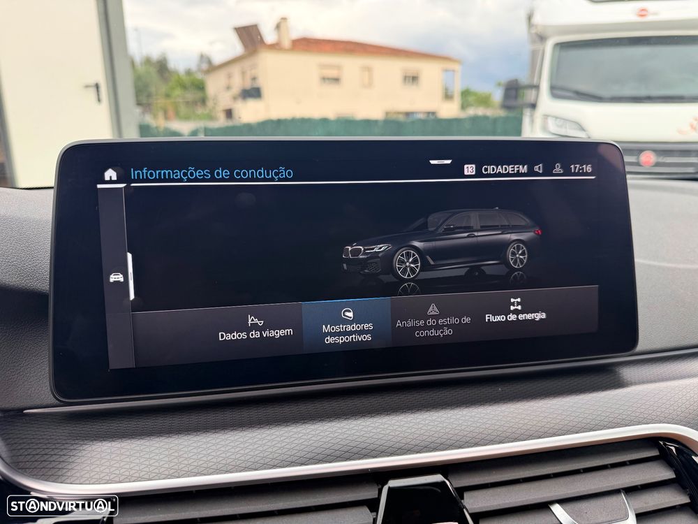 BMW 530 e Pack Desportivo M - 34