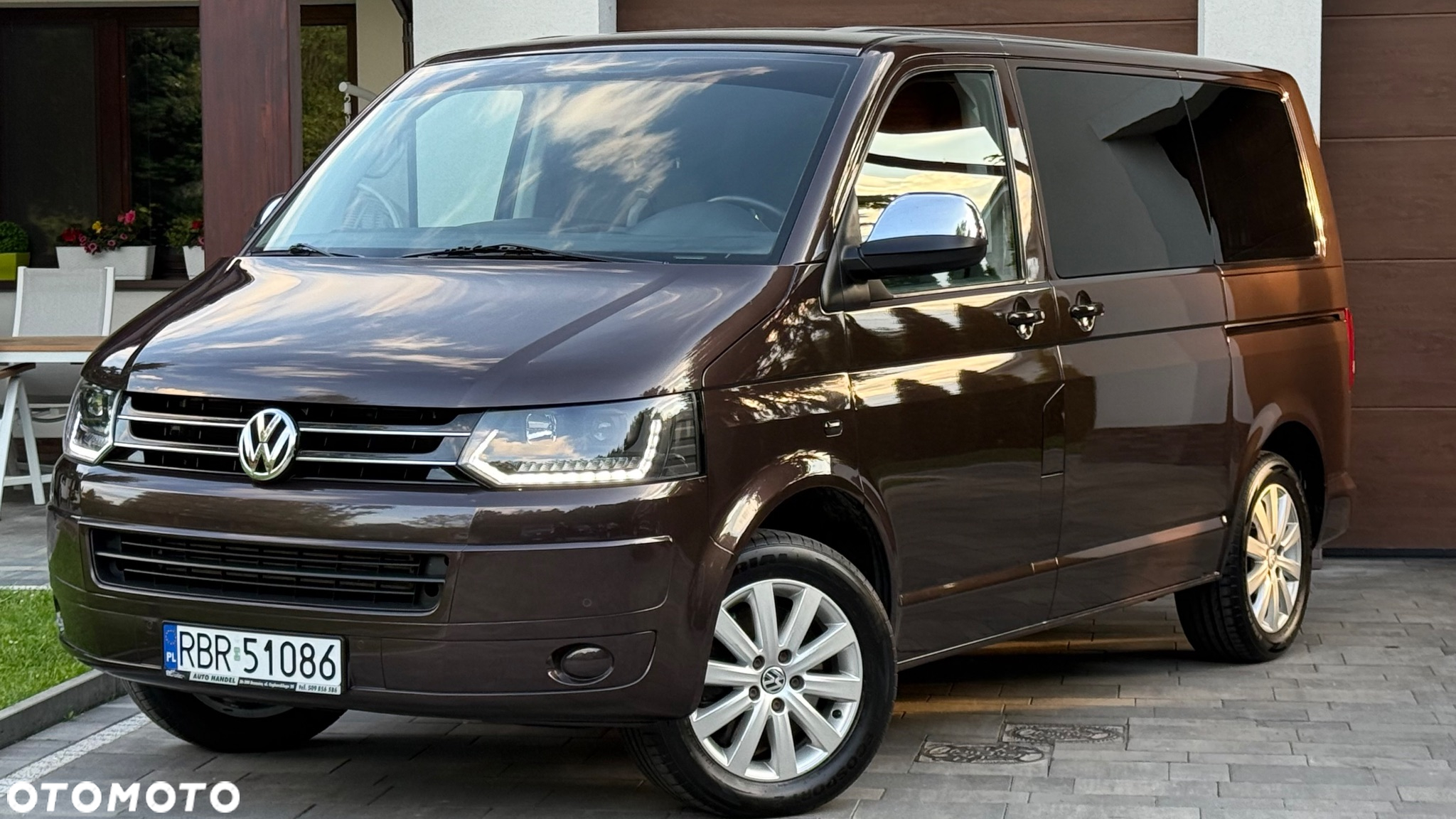 Volkswagen Multivan - 11