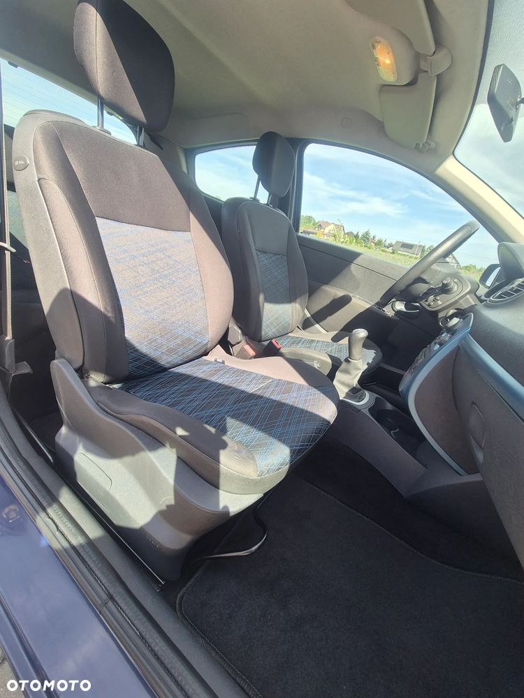 Renault Clio 1.2 16V 75 Dynamique - 25
