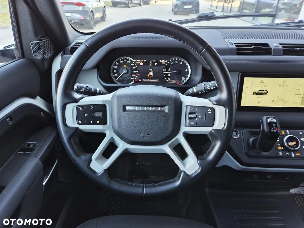 Land Rover Defender - 18