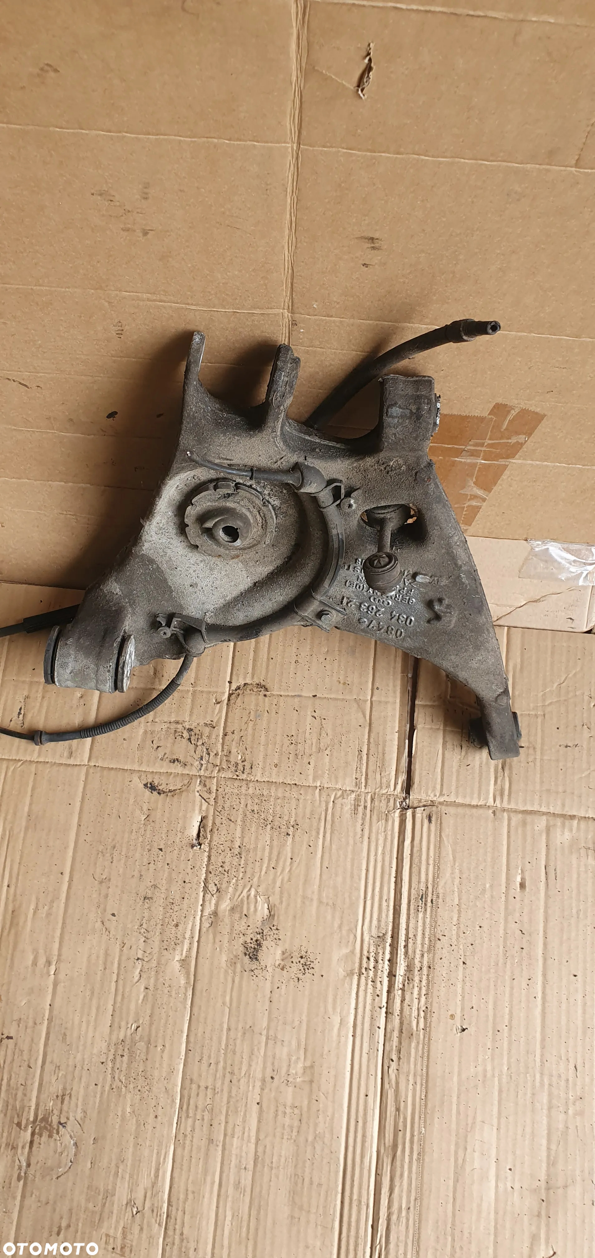 Wahacz lewy tył tylny Audi A4 B7 8E0505311AE - 2
