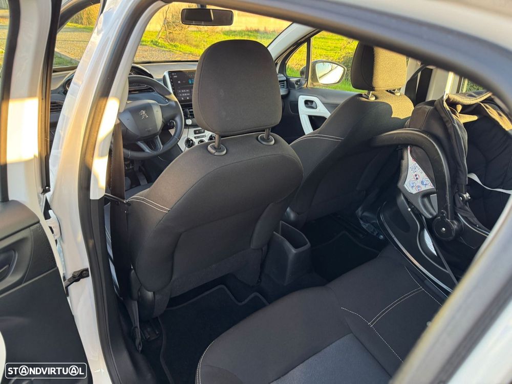 Peugeot 208 1.2 PureTech Active - 11