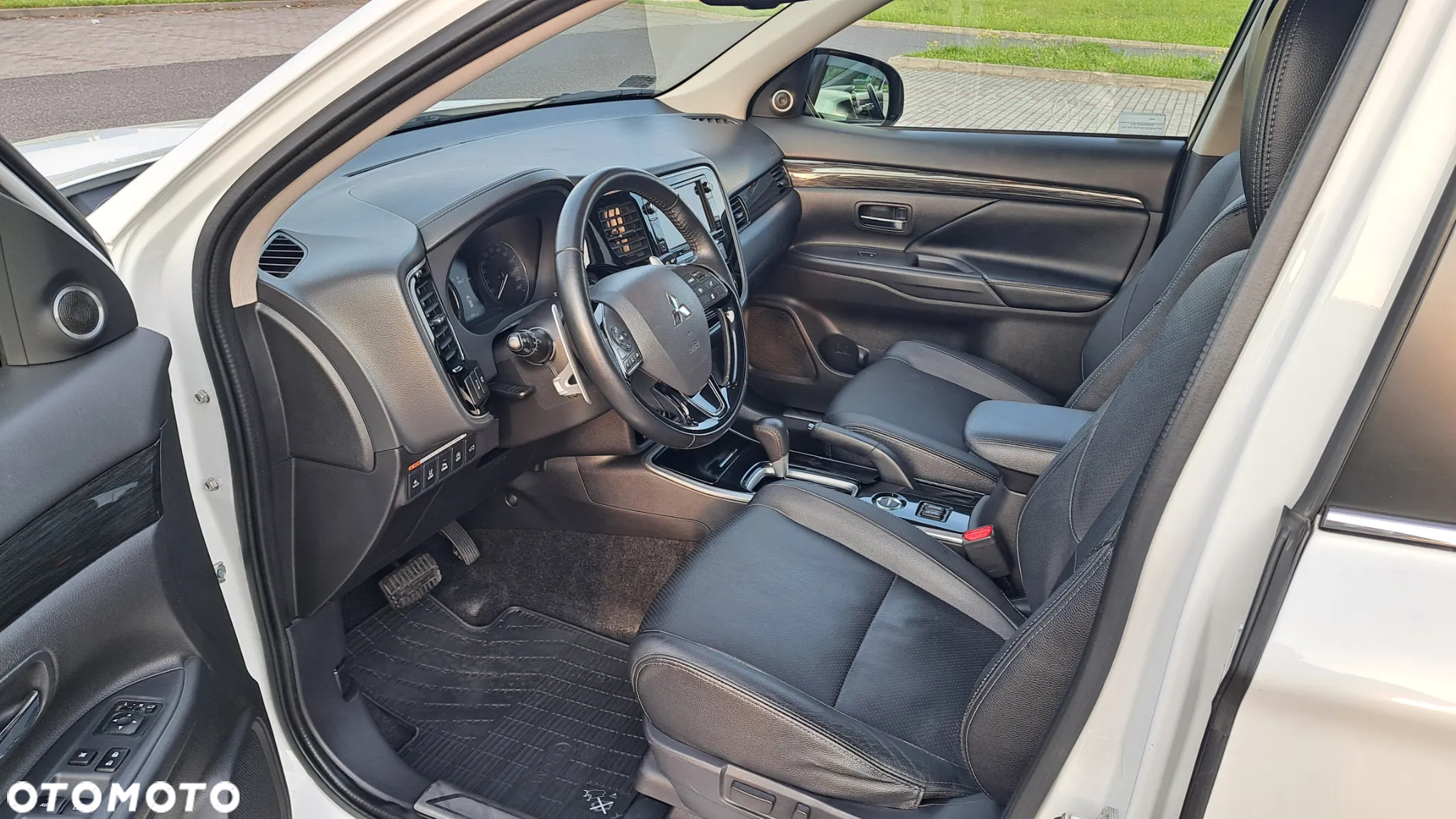 Mitsubishi Outlander 2.0 Instyle Navi 4WD CVT - 10