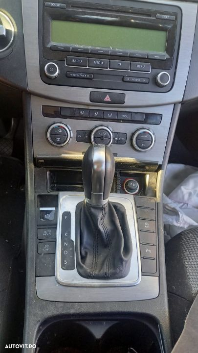 Dezmembrari Volkswagen Passat B7 Break DSG 1.4TSi CAXA - 5