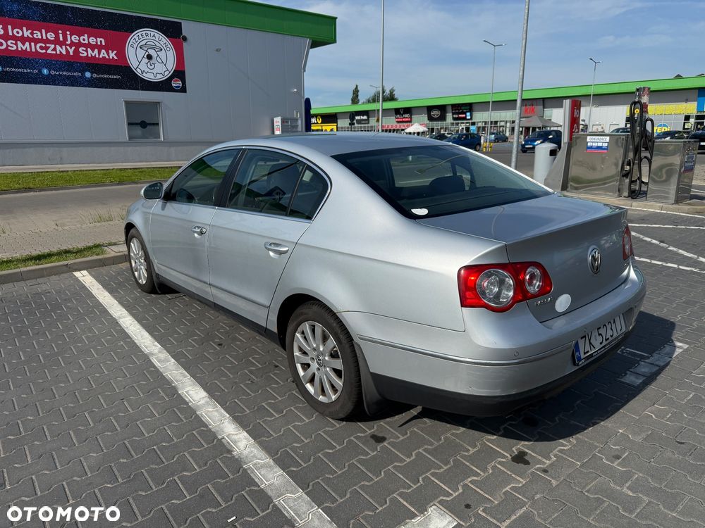 Volkswagen Passat 2.0 TDI Comfortline - 4