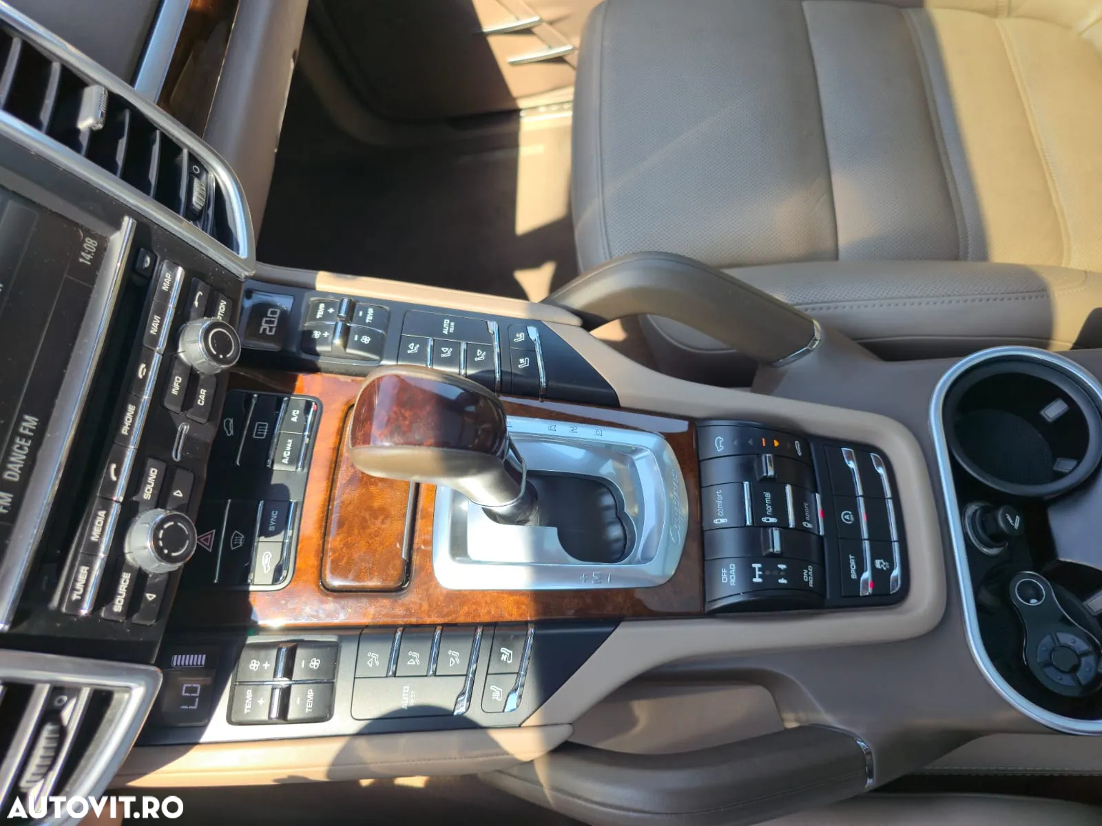 Porsche Cayenne 4.2 L S - 6