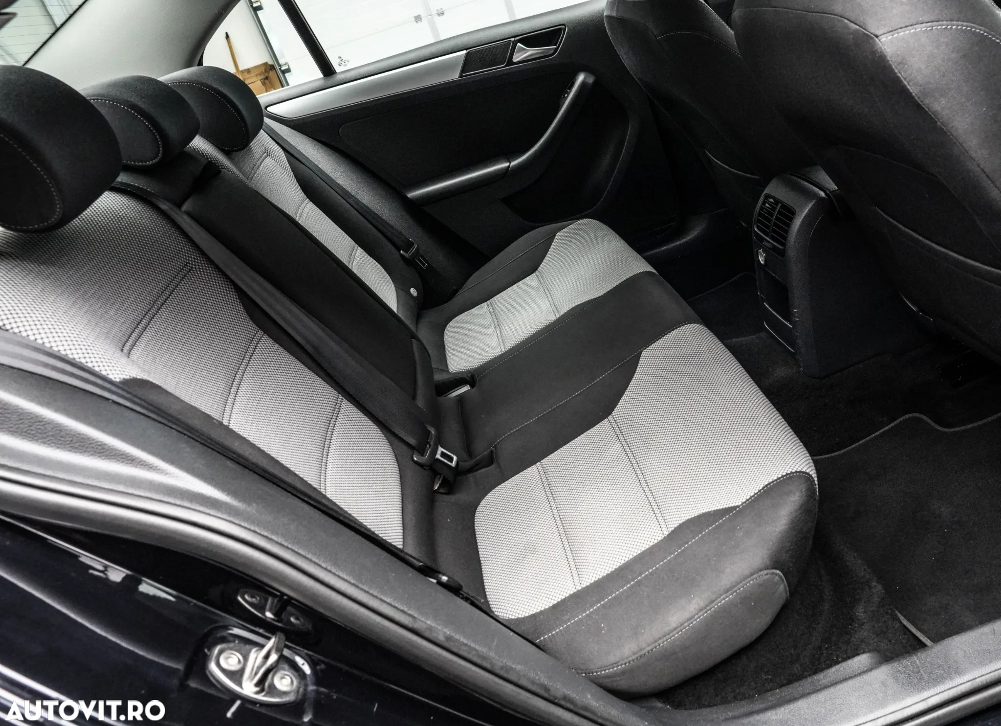 Volkswagen Jetta - 16