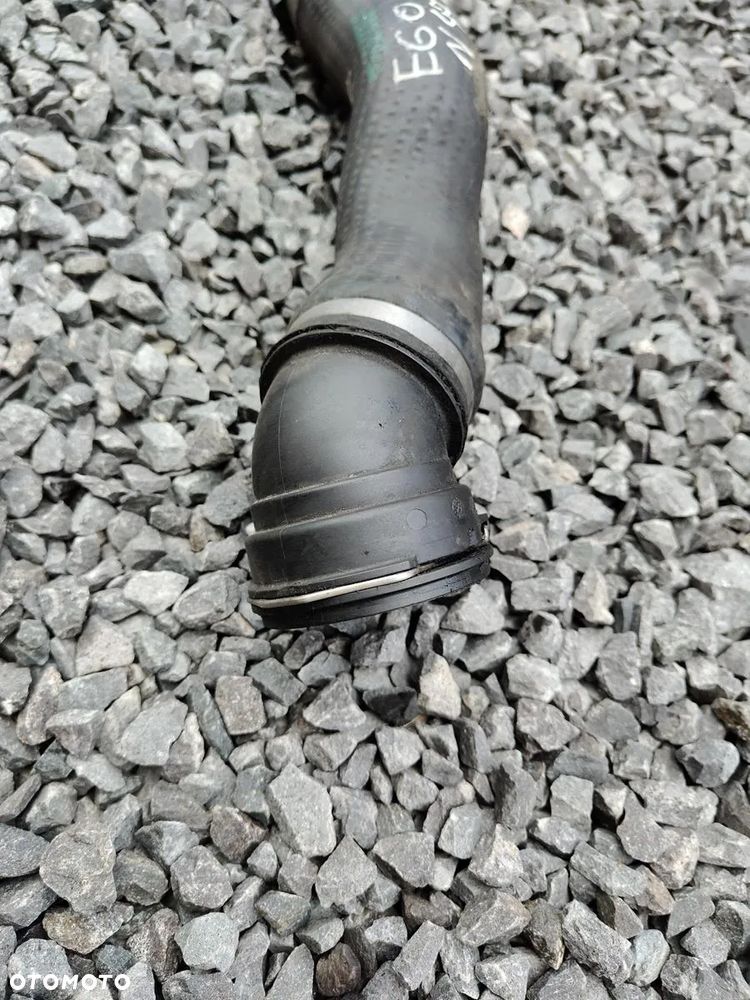 BMW E60 E61 2.0d N47 Przewód Wąż Rura Przewód INTERCOOLERA Prawa - 4