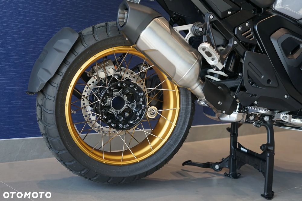 BMW R - 33