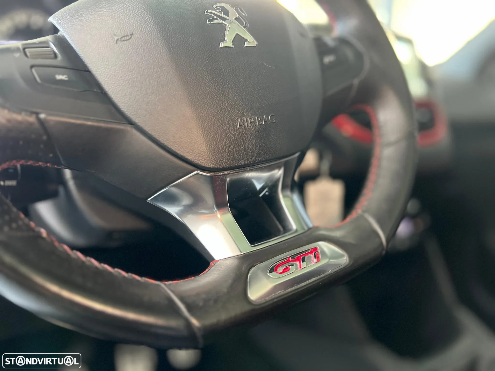 Peugeot 208 GTI 200 THP - 20
