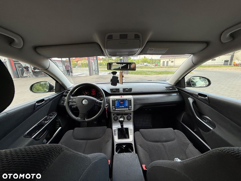 Volkswagen Passat 2.0 TDI DPF Trendline - 14