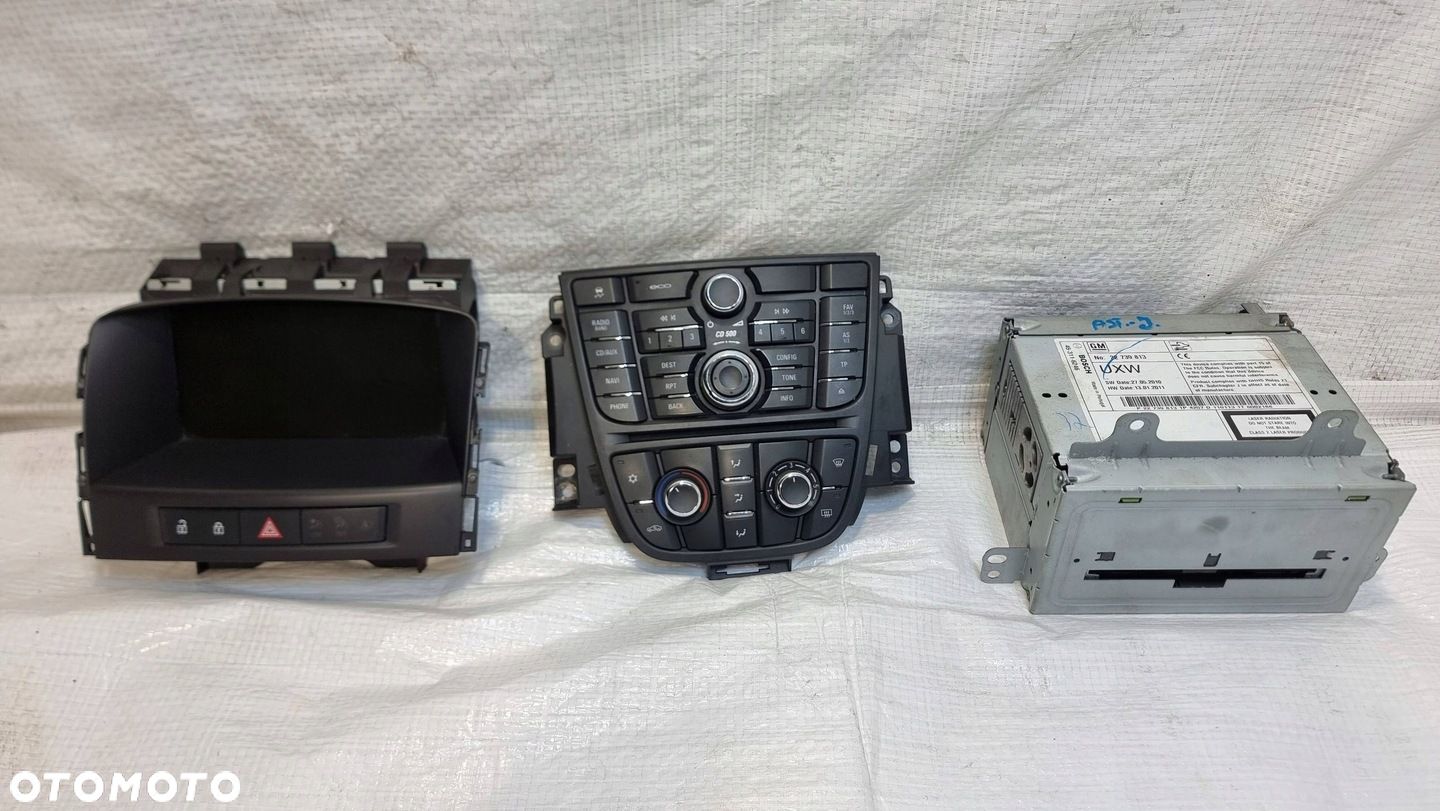 OPEL ASTRA J IV CD 500 RADIO NAWIGACJA 22739813 WYŚWIETLACZ 20935346 PANEL - 1