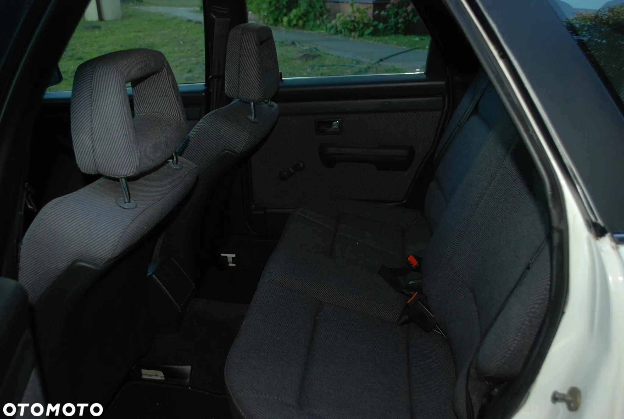 Audi 100 Avant 2.0 E - 15