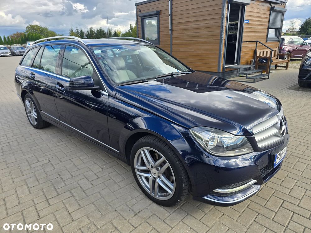 Mercedes-Benz C-Class 2012 photo 2
