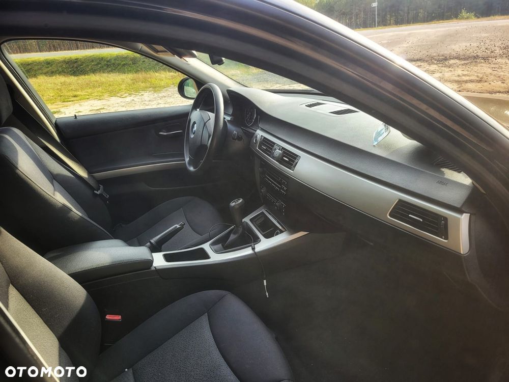 BMW Seria 3 320i - 7
