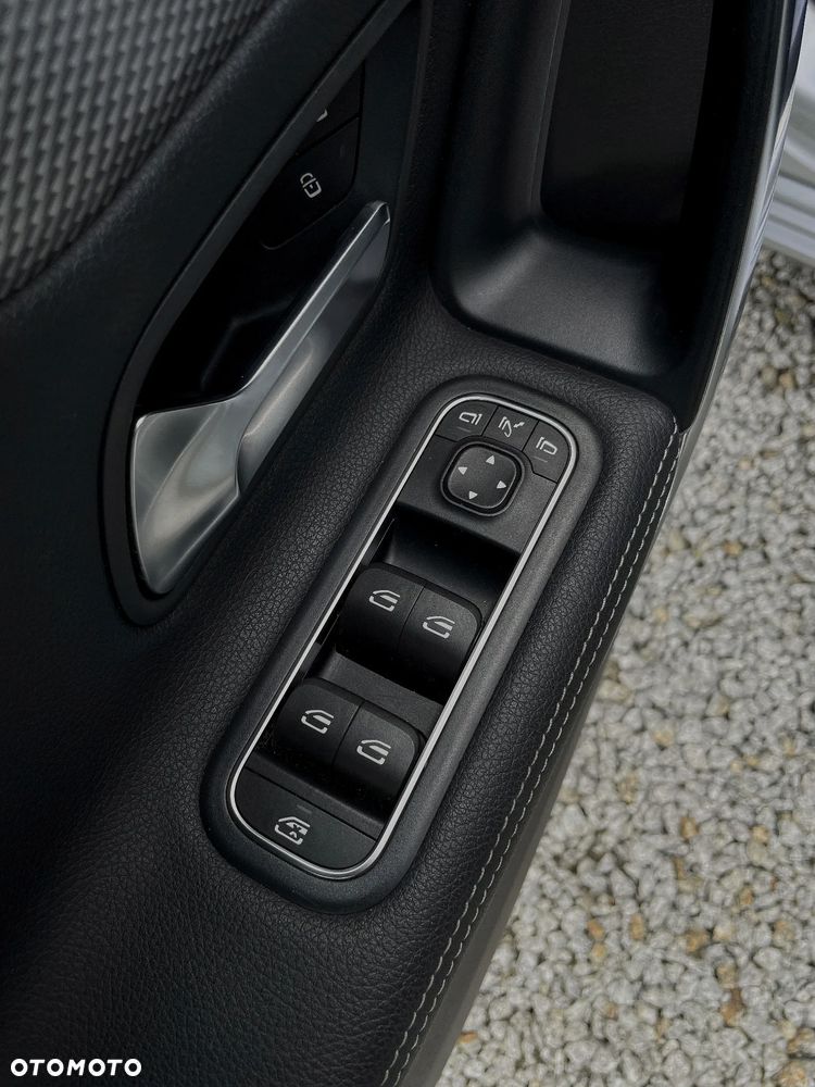 Mercedes-Benz Klasa A 180 d 7G-DCT Edition 1 - 36