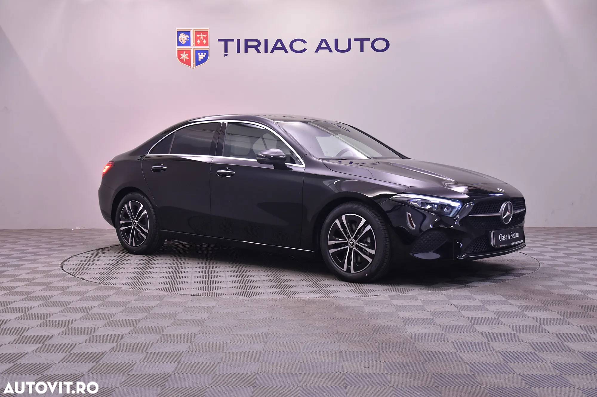 Mercedes-Benz A 220 4MATIC MHEV 8G-DCT Sedan - 5