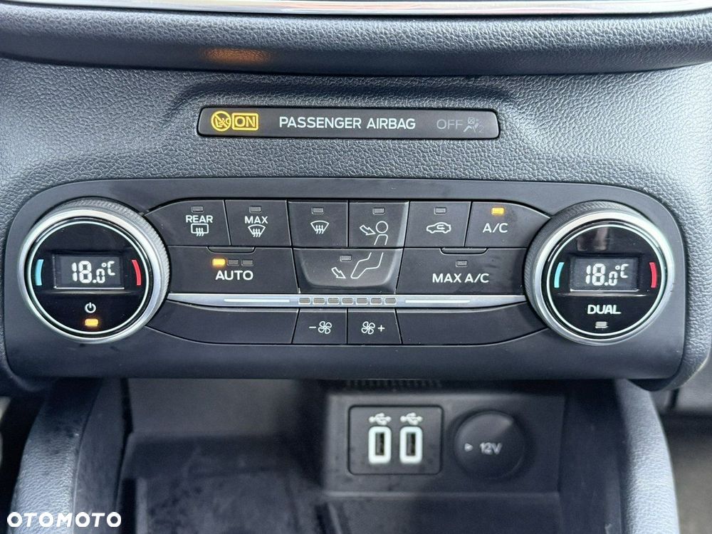 Ford Kuga 2.5 Duratec FHEV TITANIUM - 28
