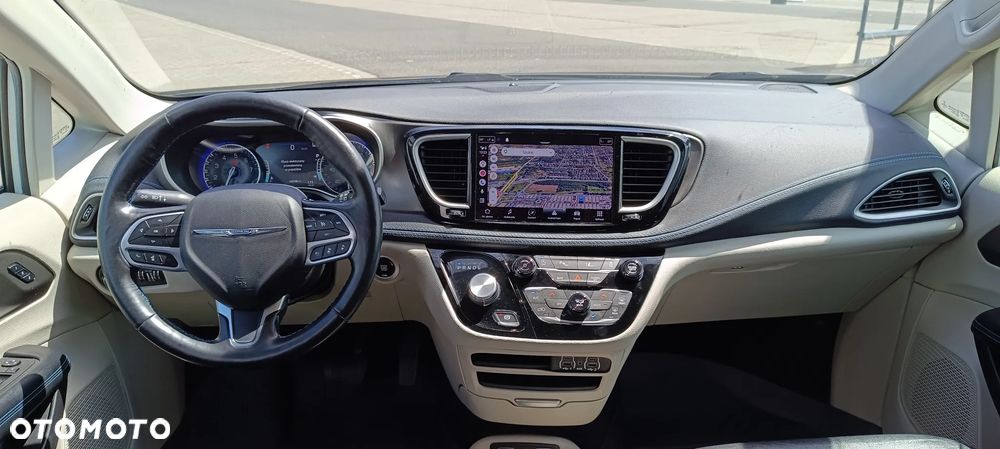Chrysler Pacifica - 13