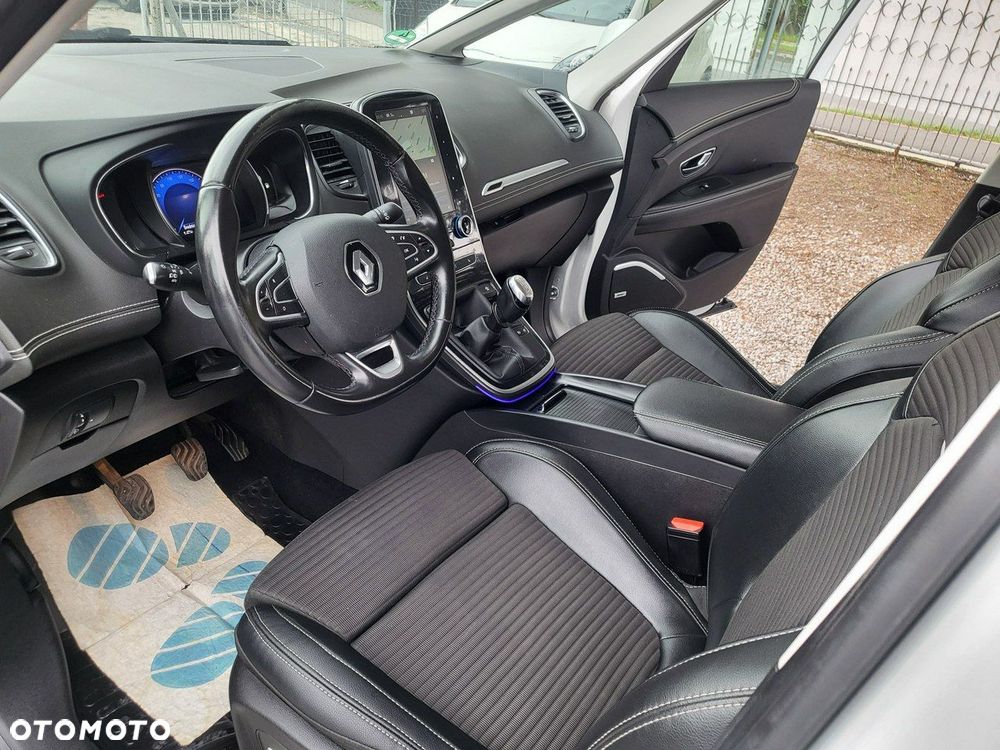 Renault Scenic - 15