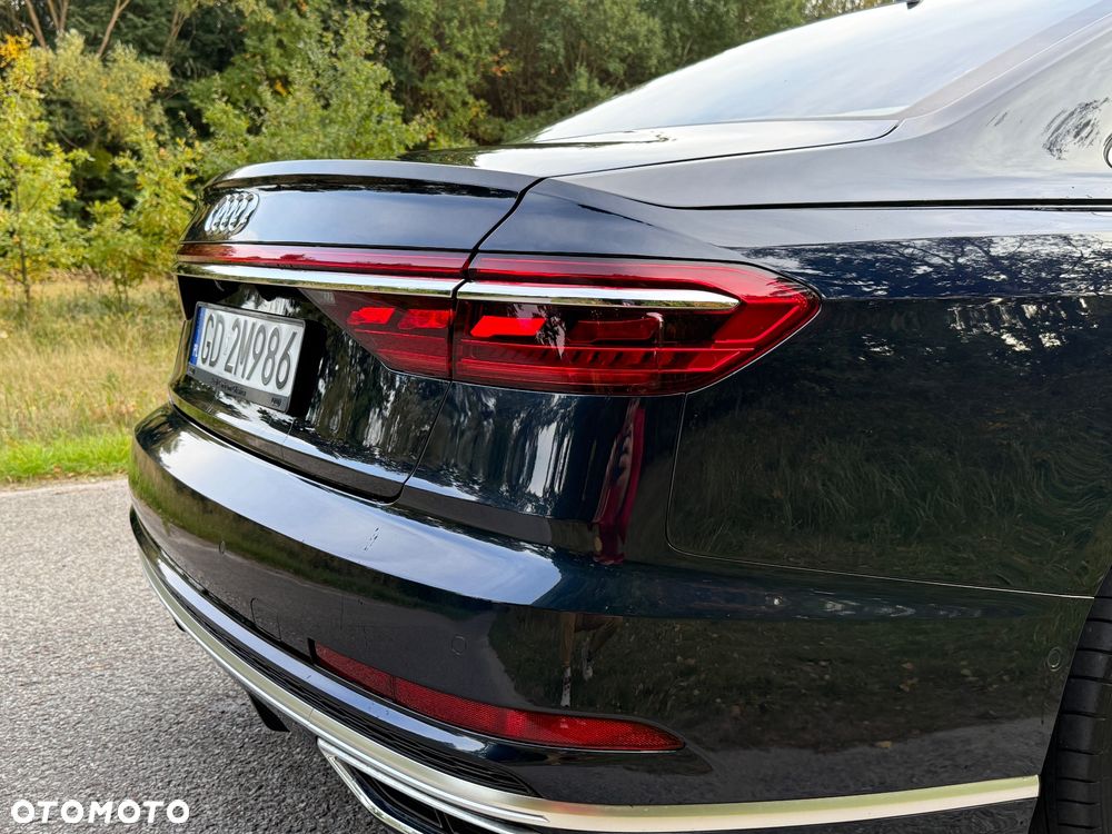 Audi A8 - 8