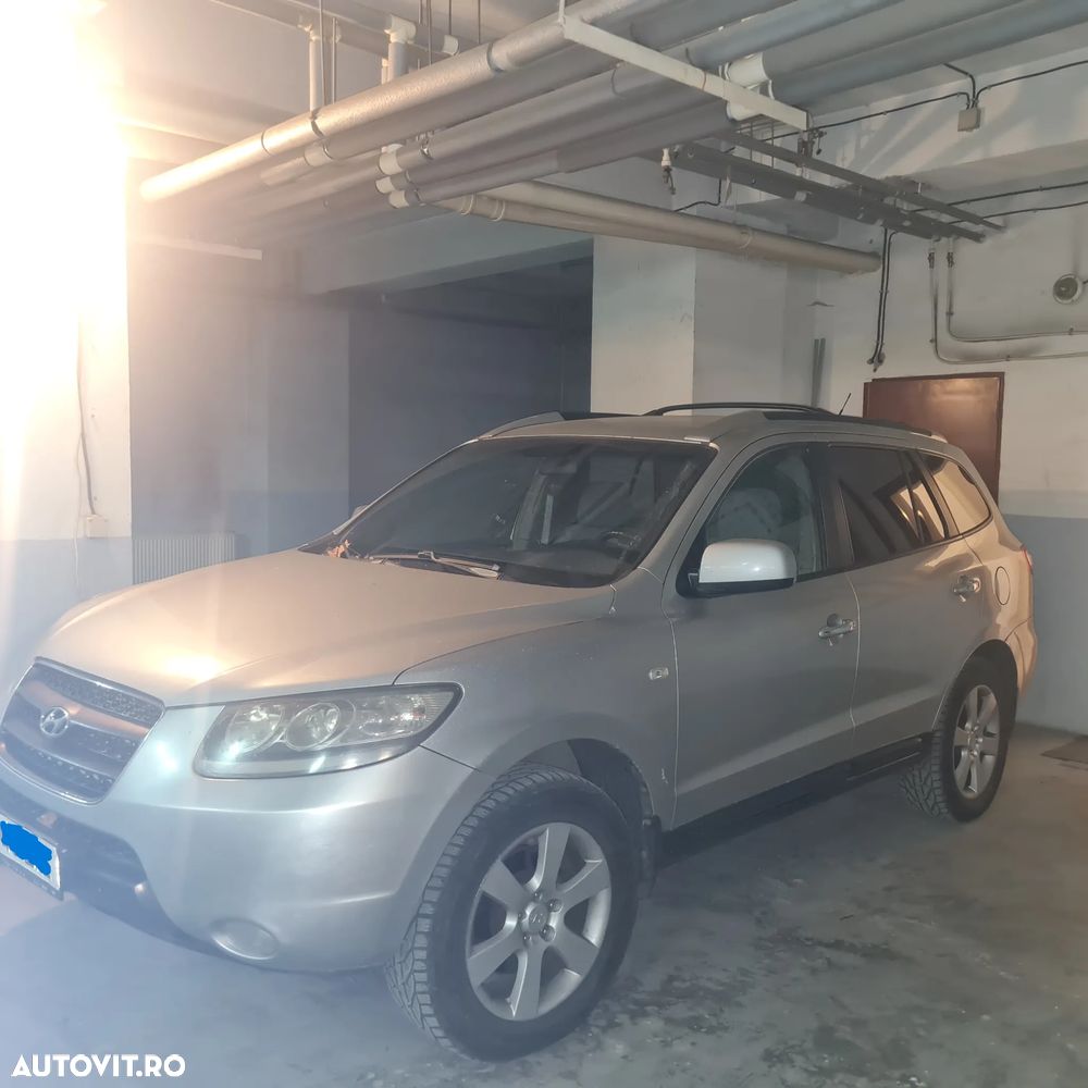 Hyundai Santa Fe 2.2 DSL VGT 5 SEATS 2WD MT CLASSIC - 2
