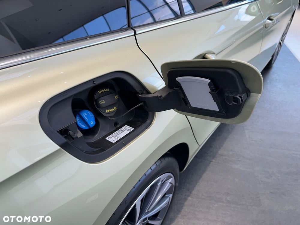 Skoda Superb 2.0 TDI SCR 4x4 L&K DSG - 17