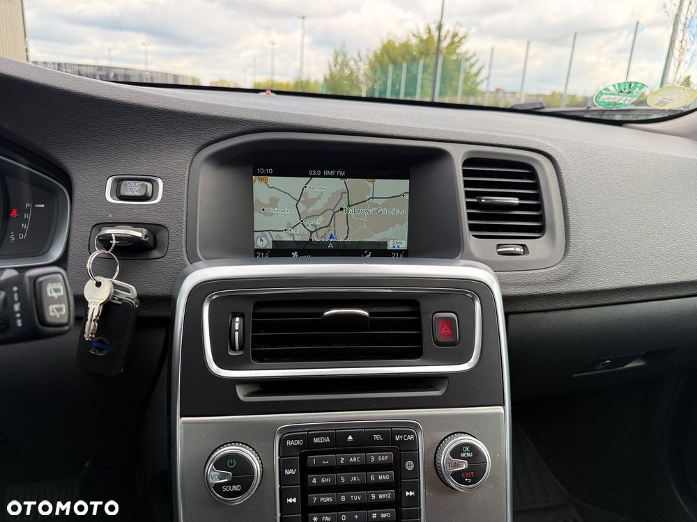 Volvo V60 Cross Country - 22