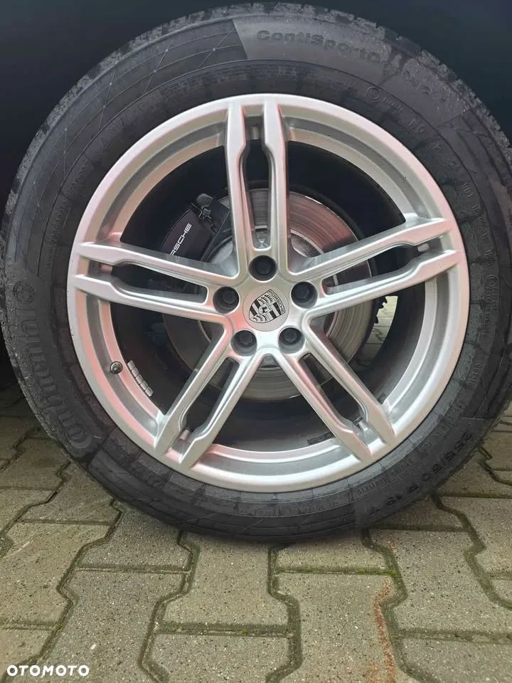 Porsche Macan Standard - 1