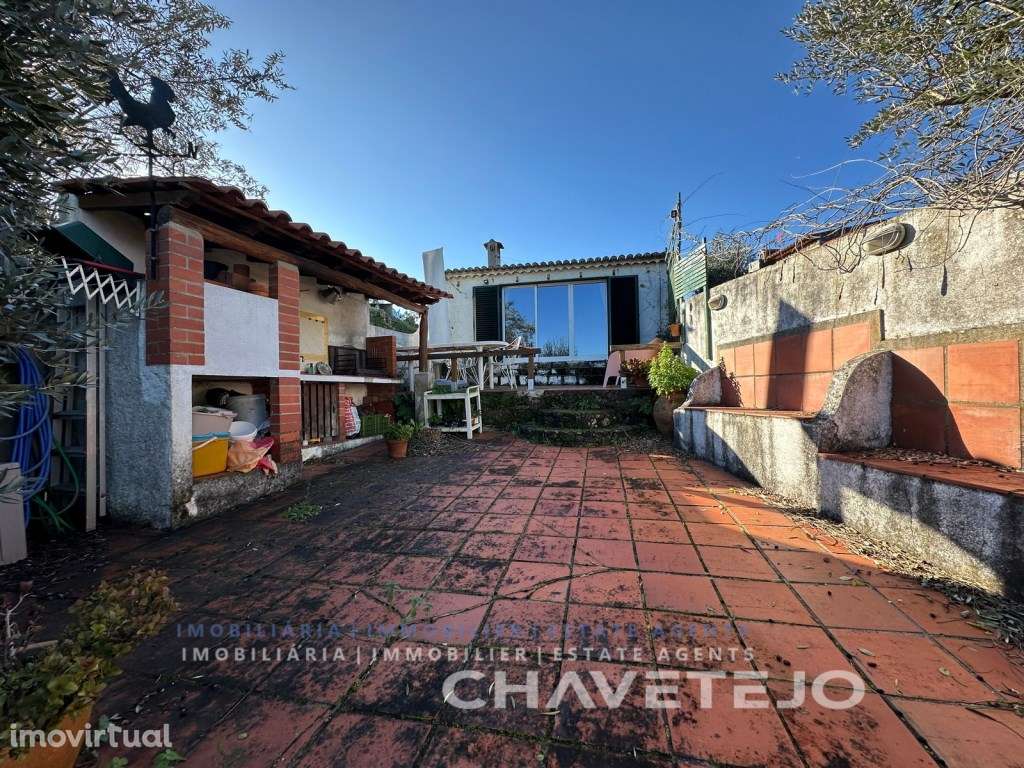 Moradia T2 com piscina e duas ruínas para reconstruir perto da Albu... - Grande imagem: 4/25