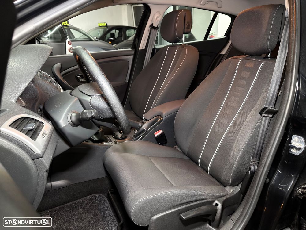 Renault Mégane 1.5 dCi Dynamique S - 10