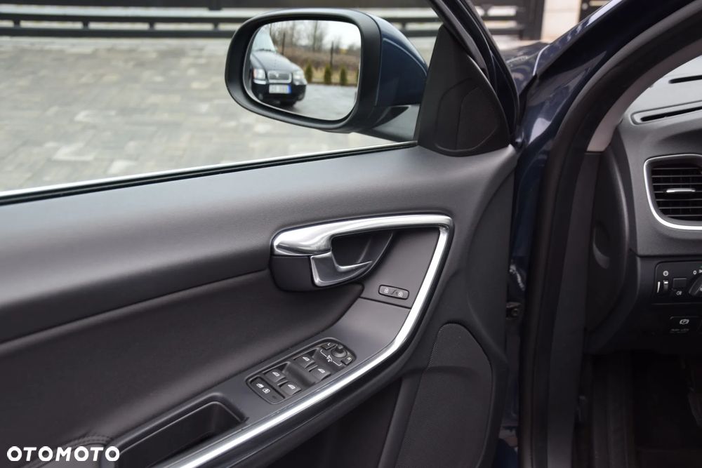 Volvo V60 D3 Momentum - 22