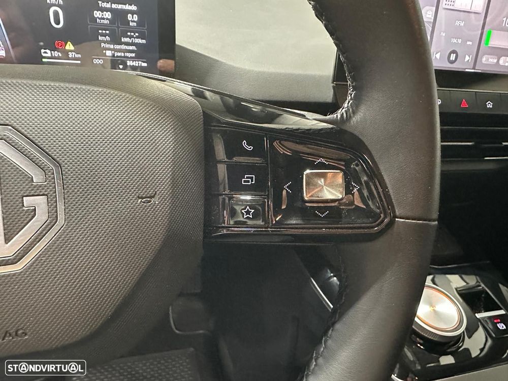 MG MG4 64 kWh Luxury - 42