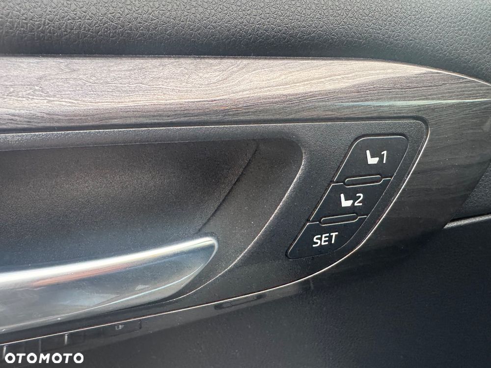 Toyota Highlander 2.5 Hybrid Executive - 27