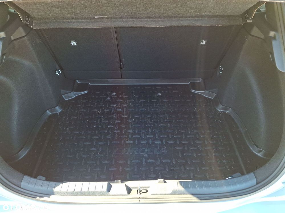 Toyota Corolla - 12
