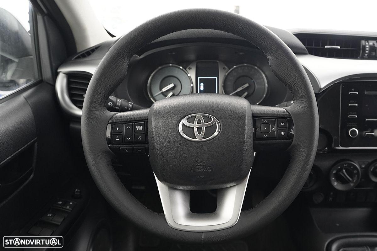 Toyota Hilux 2.4 D-4D 4WD CD CM - 13
