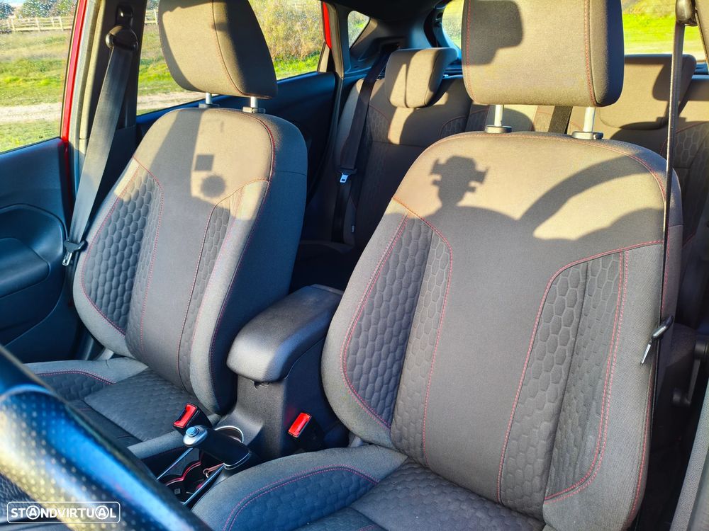 Ford Fiesta 1.0 EcoBoost S&S ST-LINE - 18