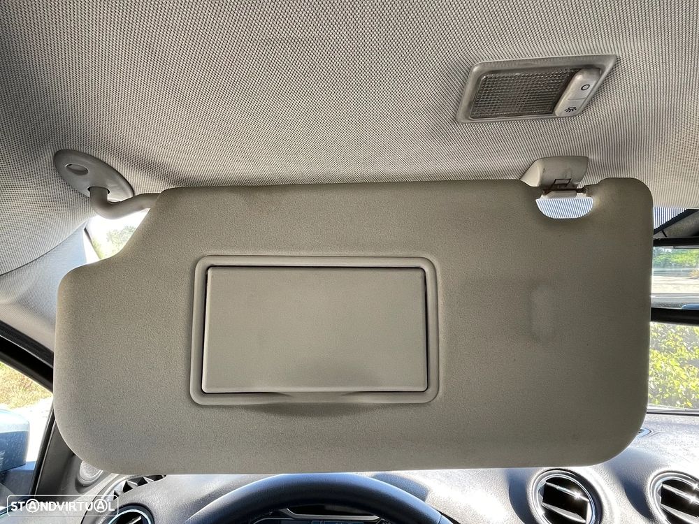 Ford Mondeo 1.8 TDCi Titanium - 29