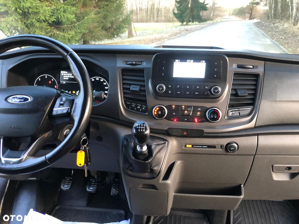 Ford Transit L2H3 VA Limited - 19